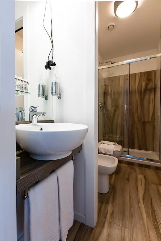 Aparthotel Isola Milan 2*,