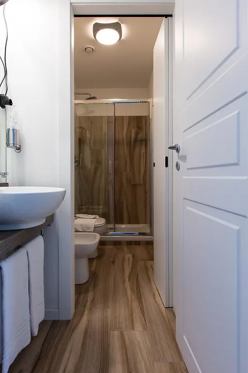 **  Aparthotel Isola Milan Italy